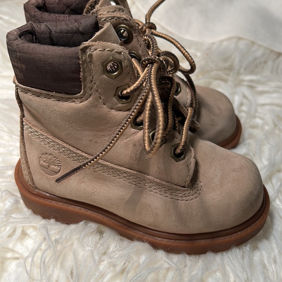 Timberland® Waterproof toddler Boot size 5.5. - Picture 3 of 10